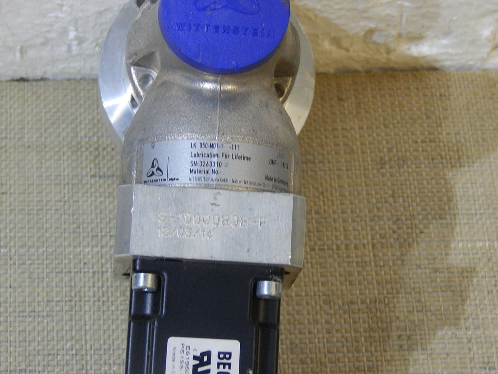  BECKHOFF SERVOMOTOR AM3011-0BB1-C005 8000 1/min+Wittenstein LK 050-M01-1  Used