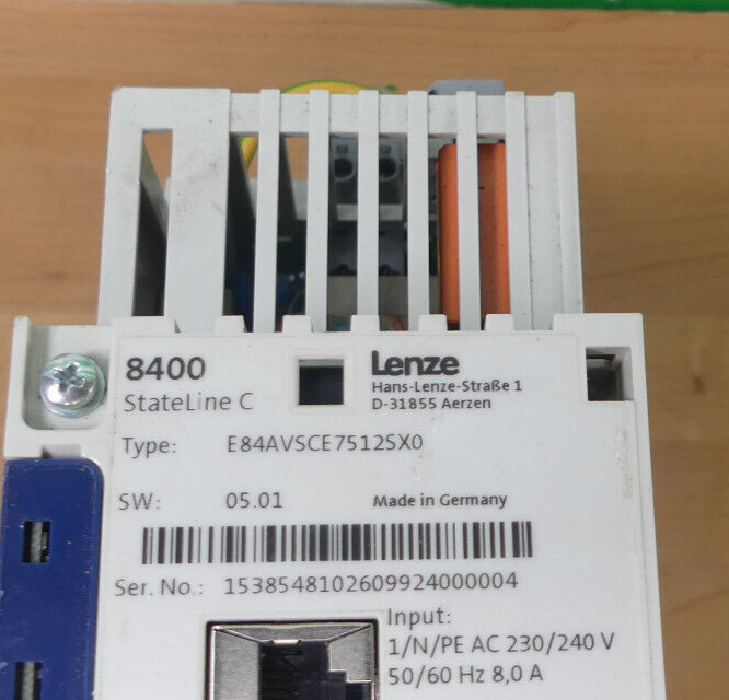 Lenze E84AVSCE7512SX0 Leicht Beschädgit s.Bilder