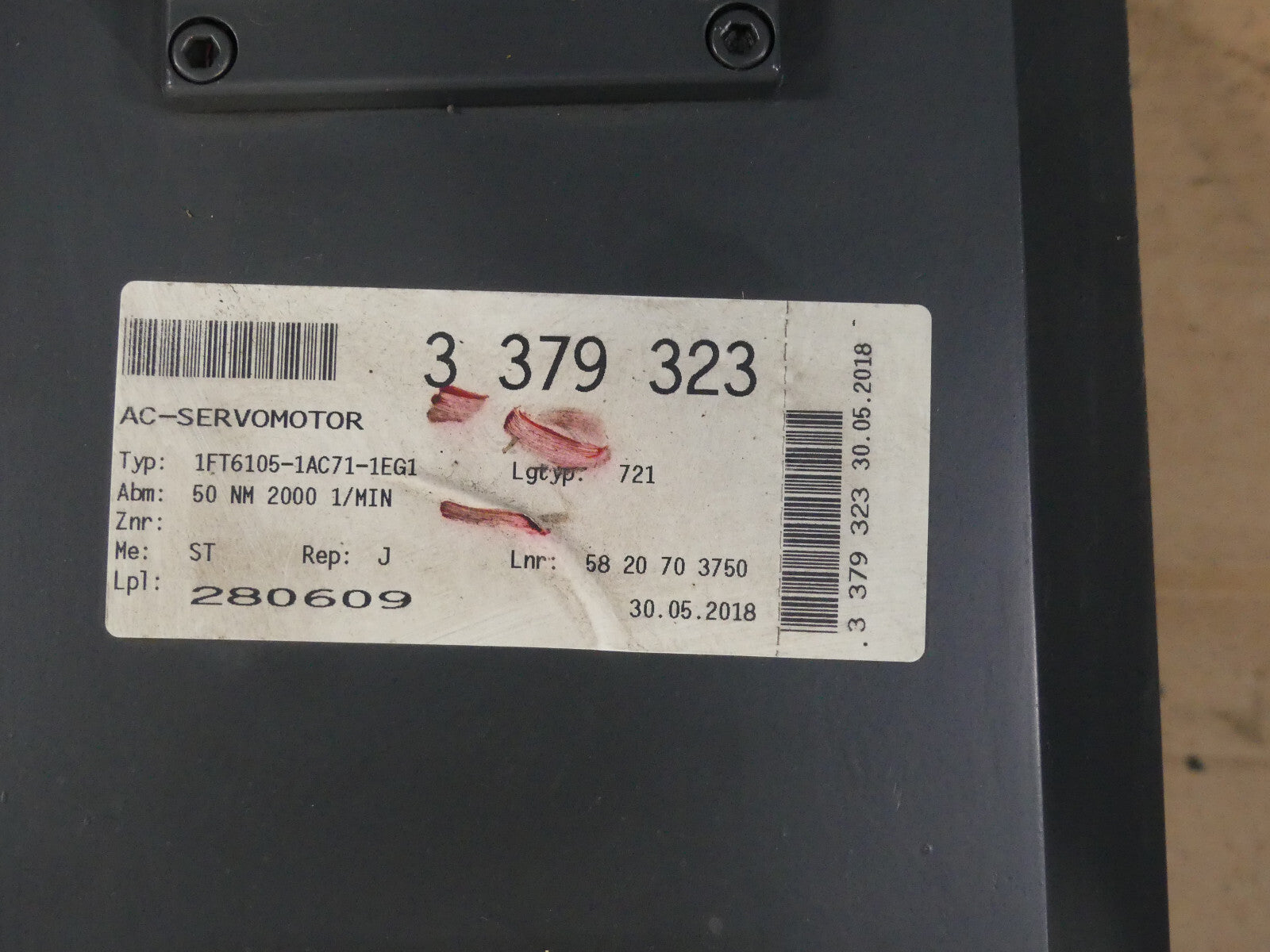 SiEMENS   1FT6105-1AC71-1EG1 (leicht beschädigt)