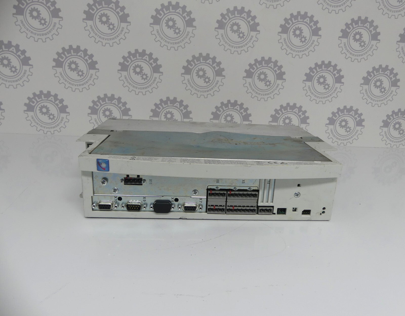 Lenze EVS9321-ESV004 Frequenzumrichter Beschädgit   s.Bilder