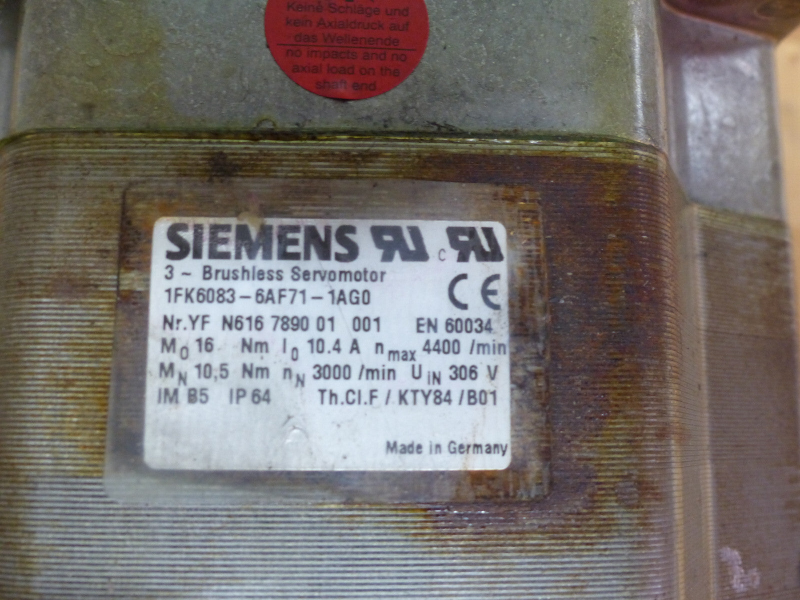 SIEMENS Servomotor 1FK6083-6AF71-1AG0  1FK60836AF711AG0 used