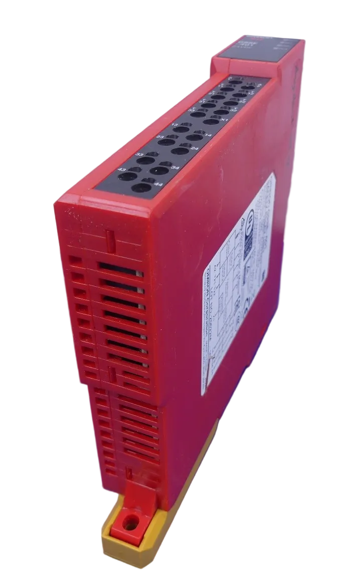 OMRON SAFETY RELAY UNIT G9SE-401