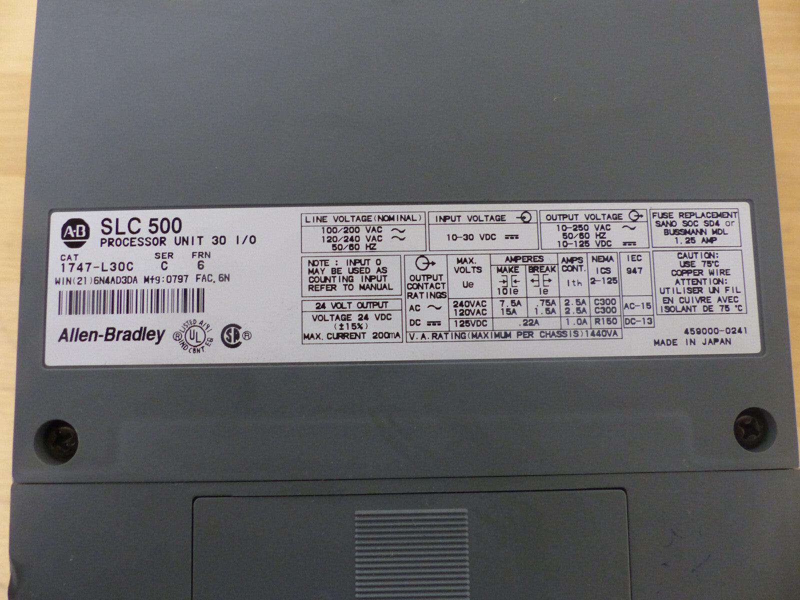 ALLEN-BRADLEY SLC 500 PROGRAMMABLE CONTROLLER leicht beschädigt, s. Bilder