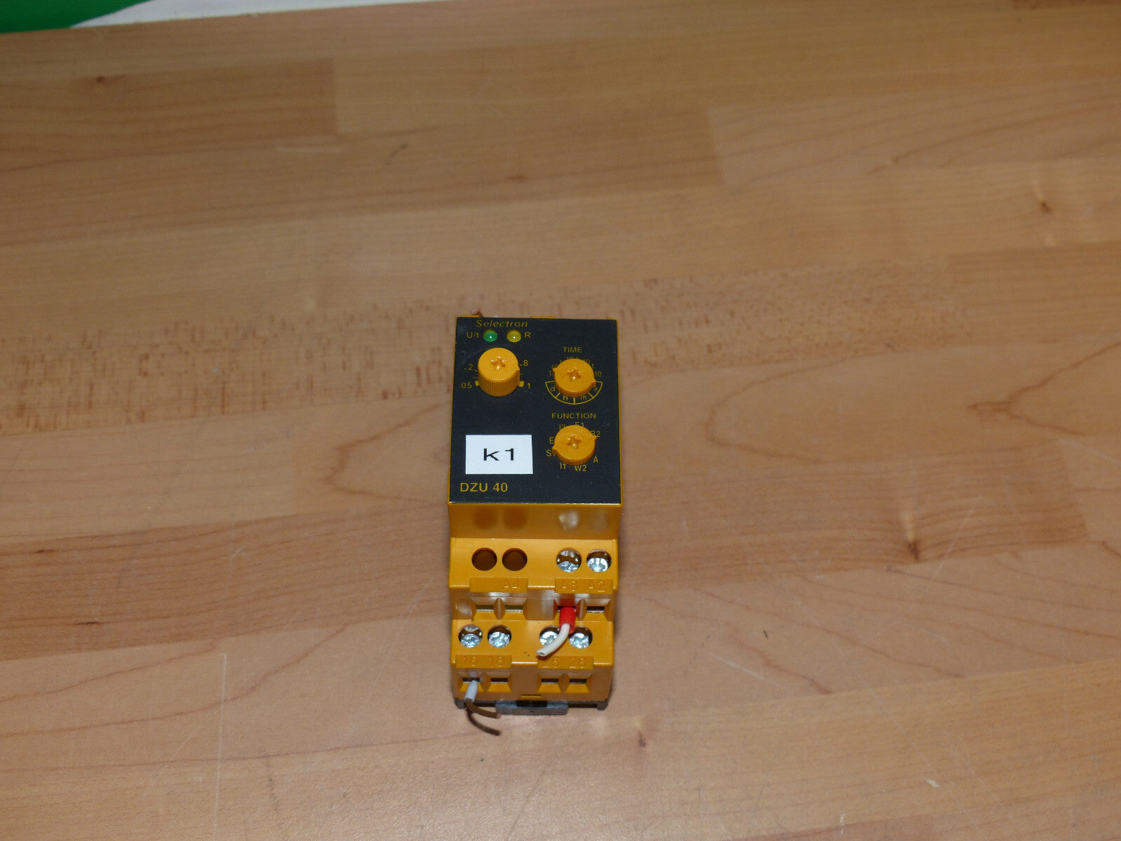 Selectron DZU40 Relais used s.Bilder – Habib Ullah
