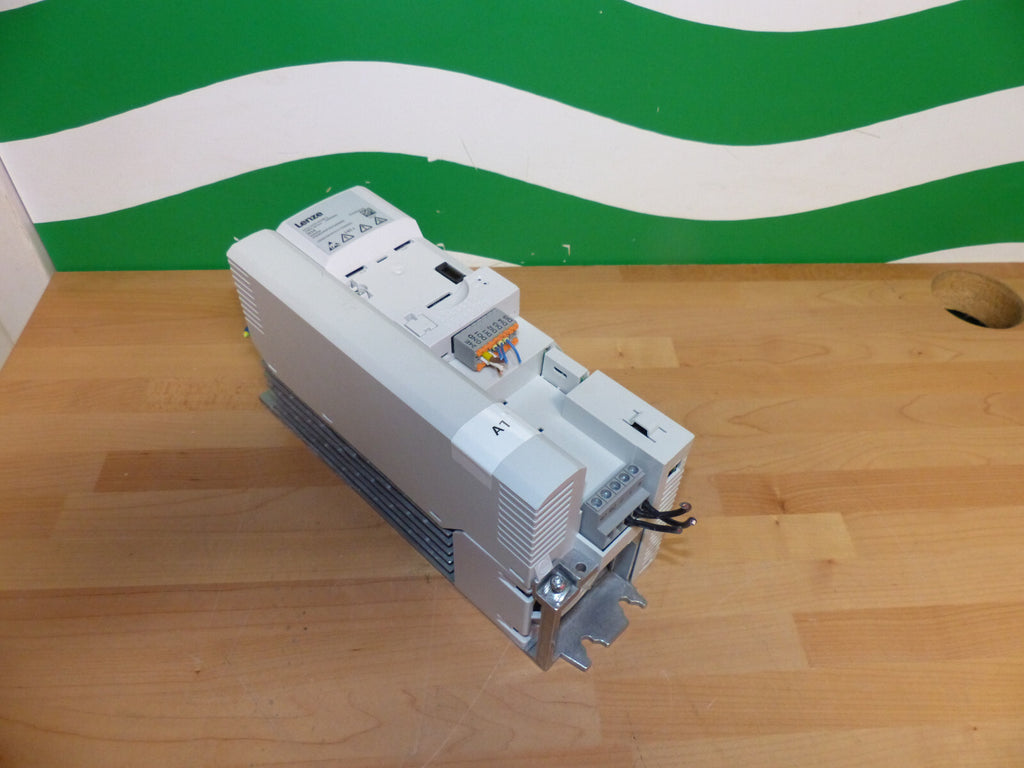 LENZE I55AE240F10V10000S mit I5MADK0000000S 5.5 kW used s.Bilder