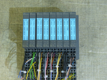 8x Siemens 6ES7 132-4BD01-0AA0 // 6ES7132-4BD01-0AA0