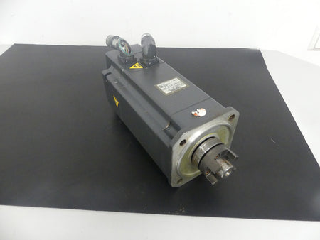 SIEMENS  S SYNCHRONSERVOMOTOR  1FK7064-7AF71-1EG3 leicht Beschadgit s.Bilder