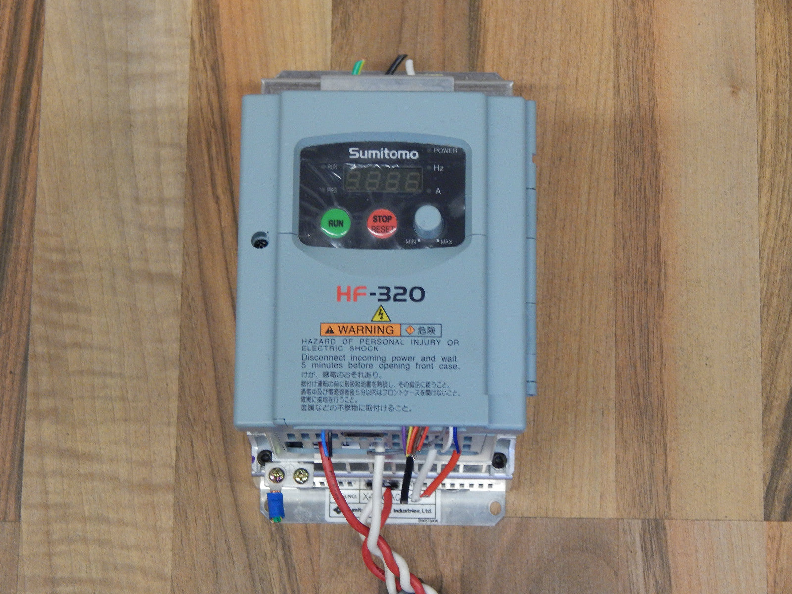 Sumitomo HF-3202-A75-W  Frequenzumrichter