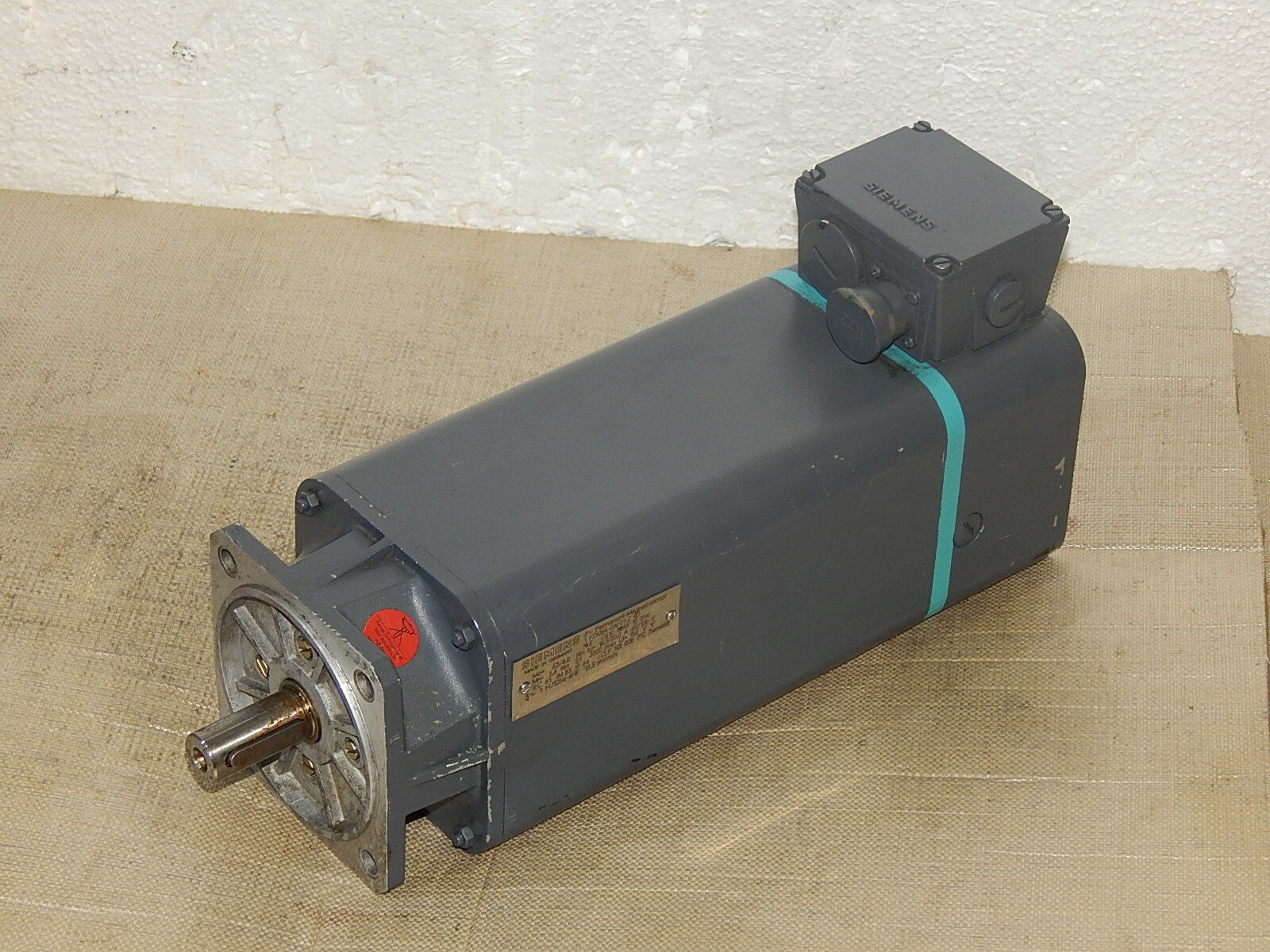  Siemens 1FT5066-0AF01-2   Permanent Magnet Motor 
