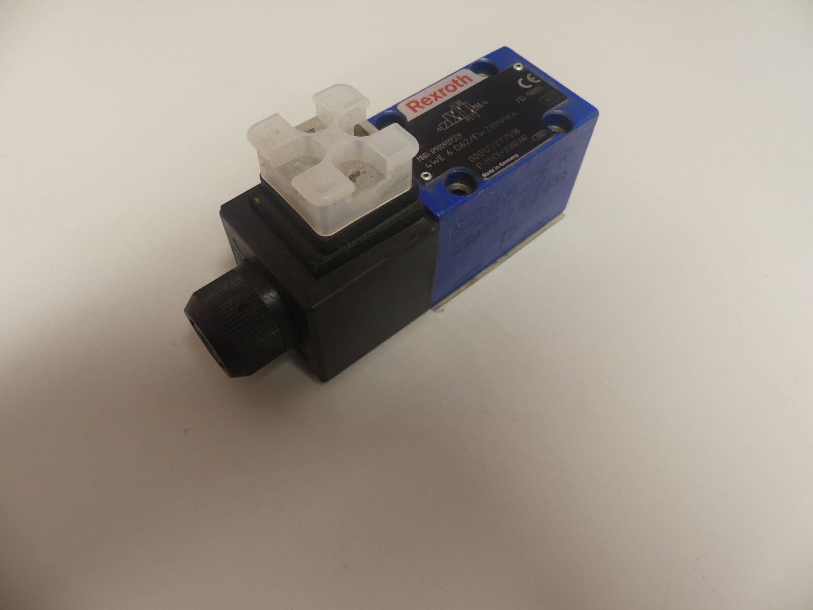 Rexroth Wegeschieberventil Wegeventil 4WE6D6X/EW230N9K4 R900909559 /