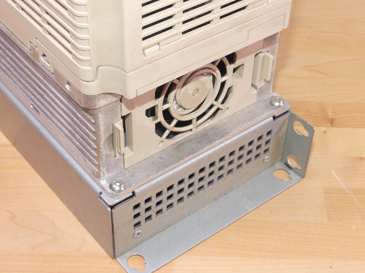 YASKAWA 1000  CIMR-AC4A0011FAA