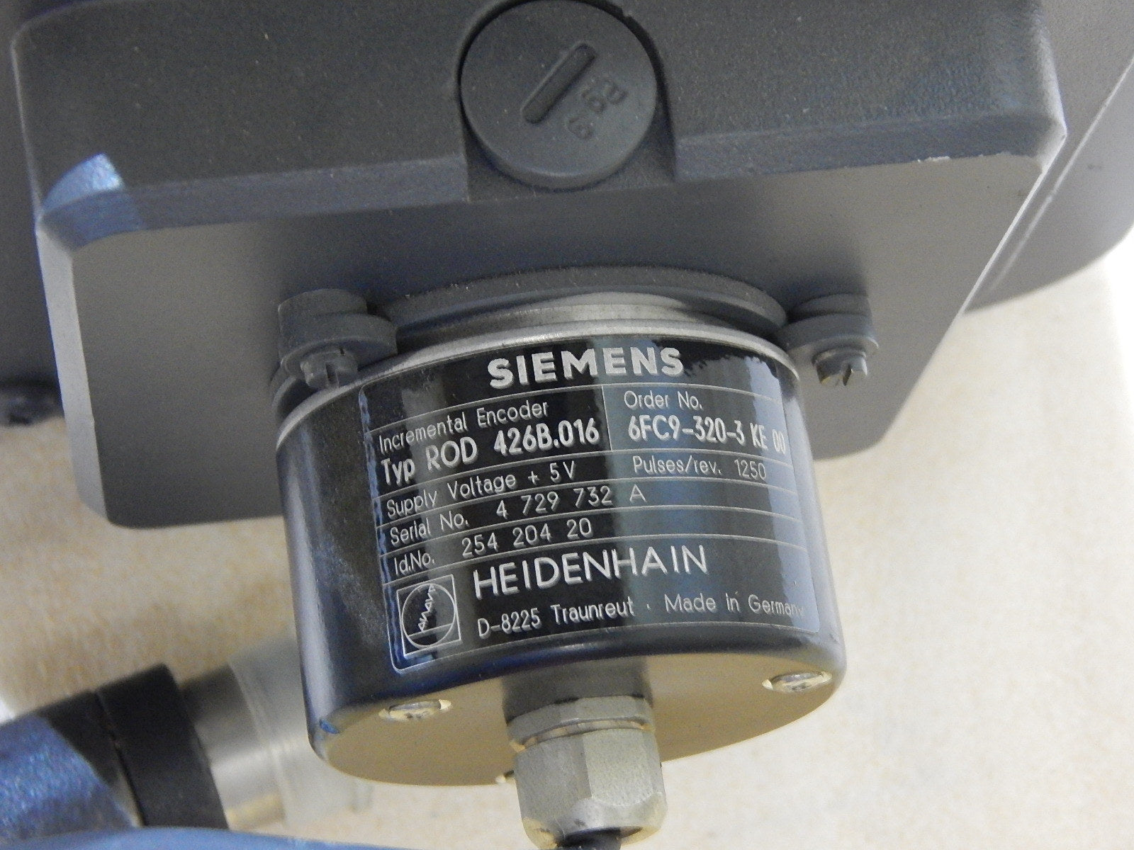 Siemens Permanent Magnet Motor 1FT5102-0AF01-2-Z + Heidenhain Drehgeber ROD 426B