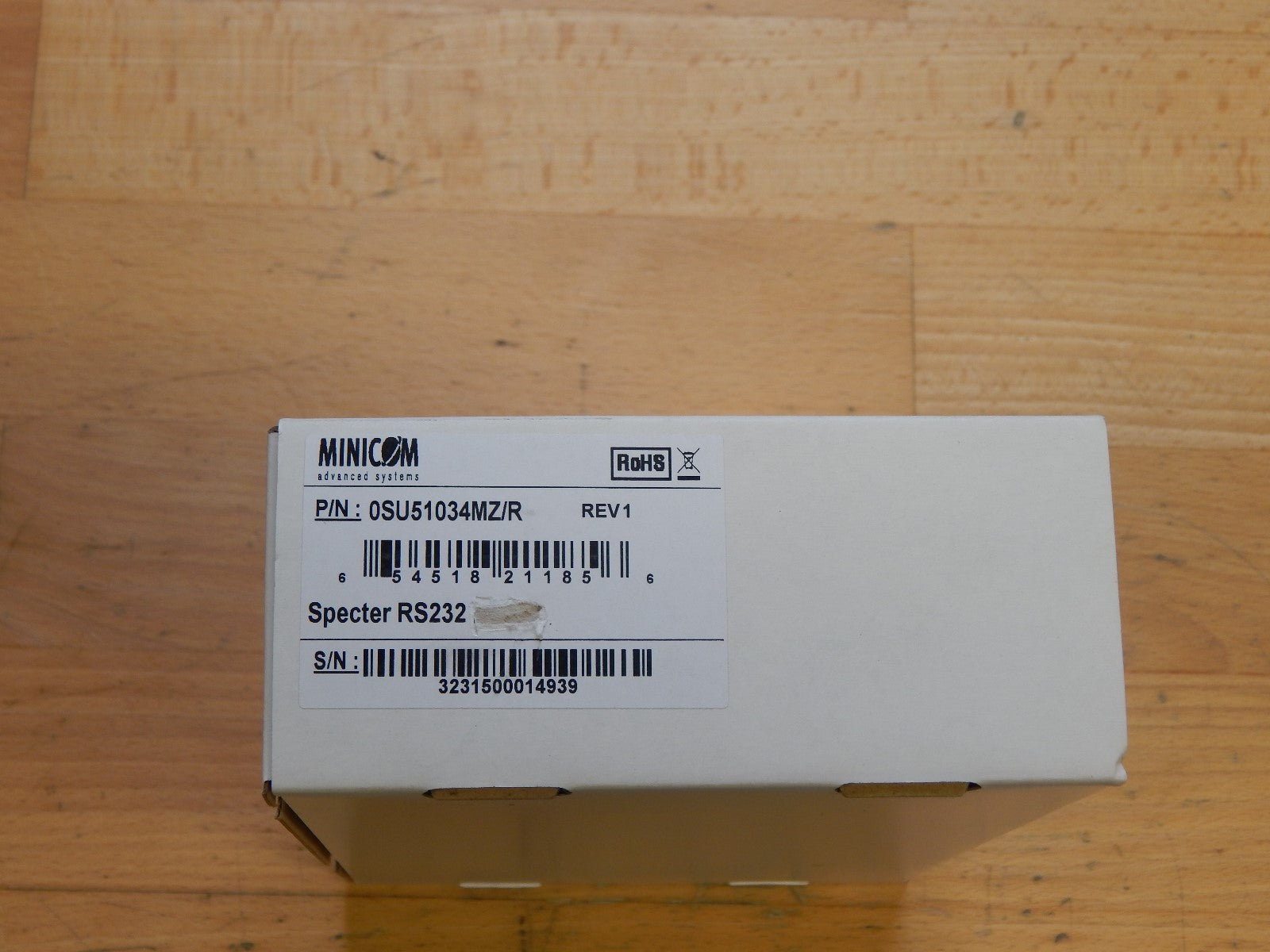  MINICOM Phantom Specter 0SU51034MZ/R RS232  Cable Server Management Switch