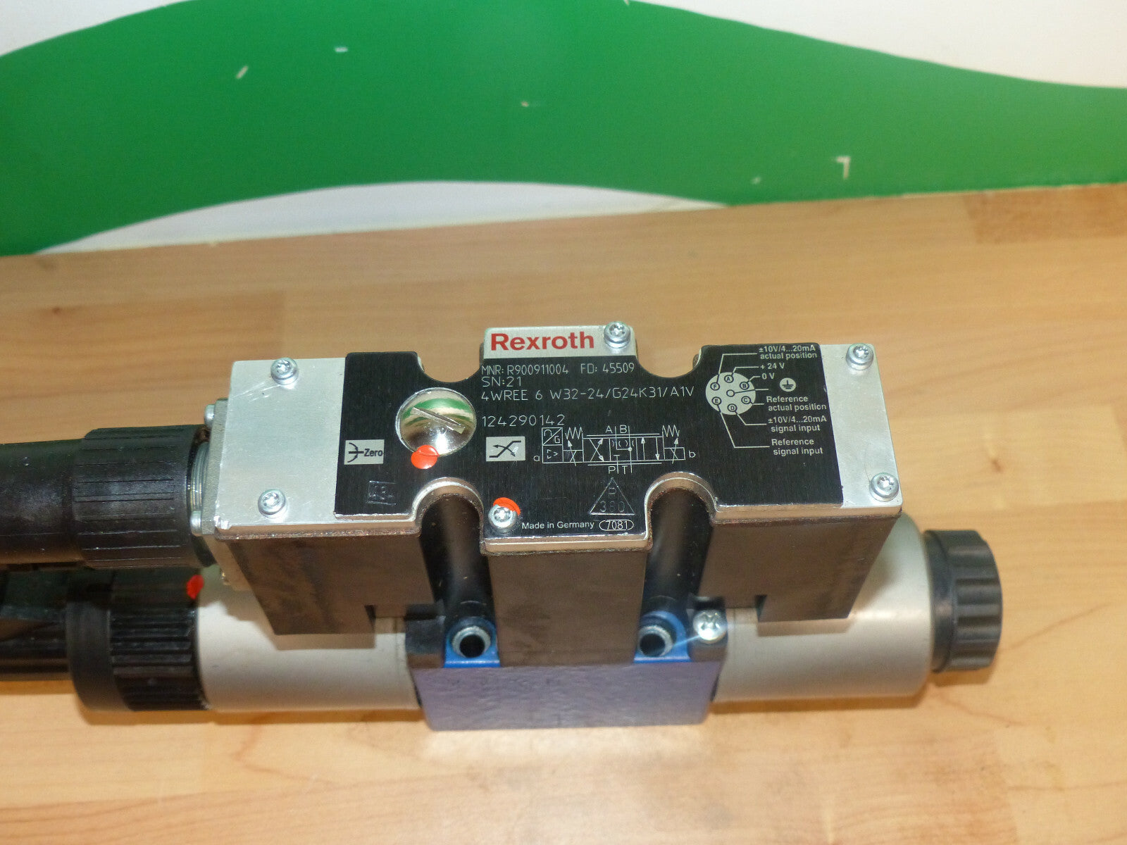 REXROTH MNR: R900911004 / 4WREE 6 W32-24/G24K31/A1V s.Bilder