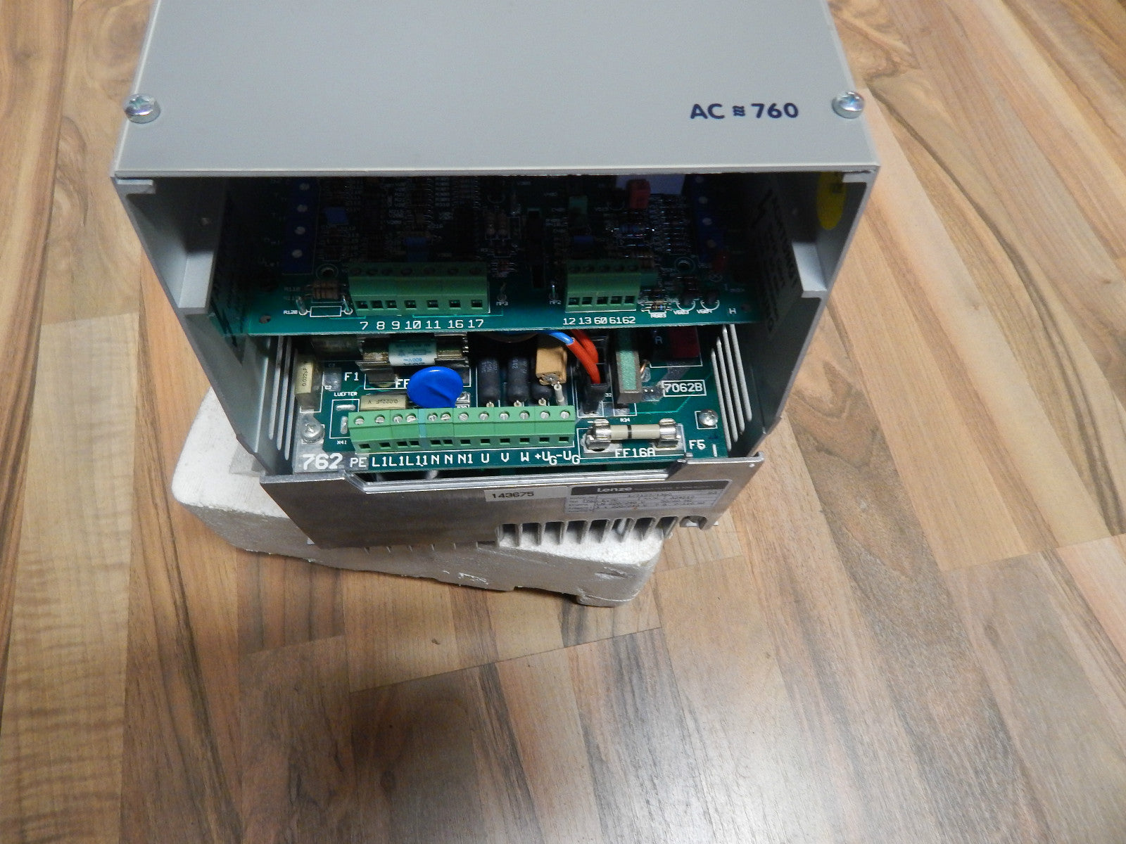 Lenze AC-762 E.7C Frequenzumrichter Frequenzumformer AC-762 E.7C