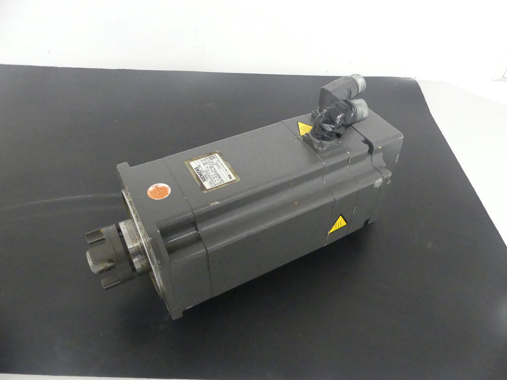 SIEMENS  S SYNCHRONSERVOMOTOR  1FK7064-7AF71-1EG3 leicht Beschadgit s.Bilder