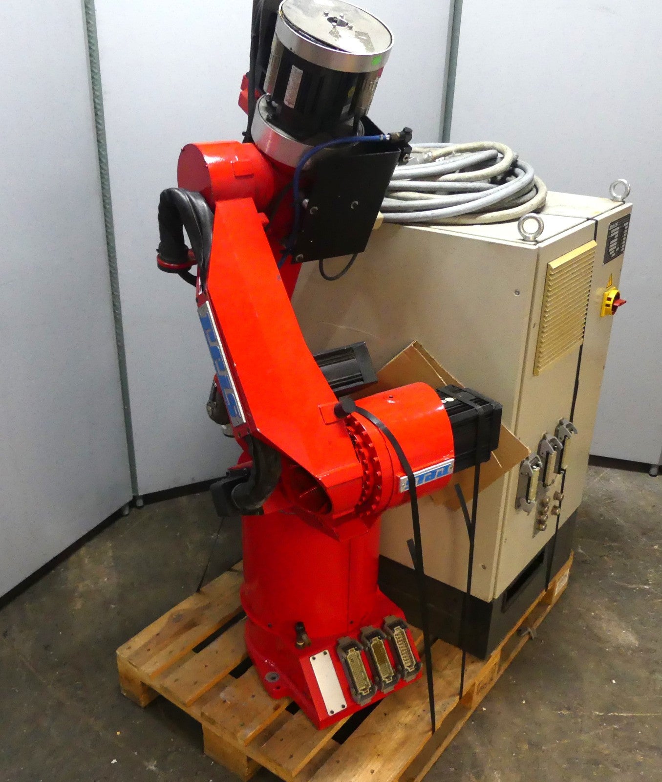 Reis Robotics RV6L mit Robotersteuerung RV6L