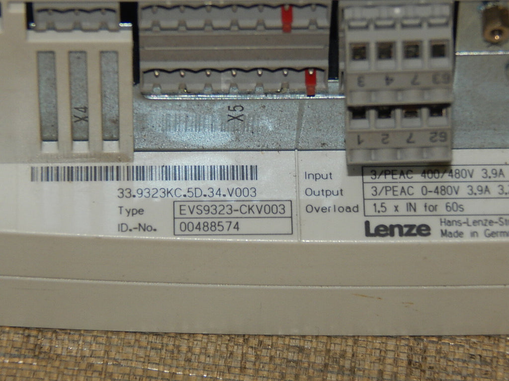 Lenze Frequenzumrichter Servoregler Positionierregler  EVS9323-CKV003 GEB