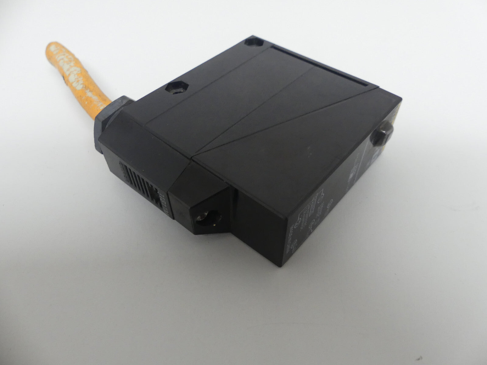 Omron E3JM-10DM4-G-N
