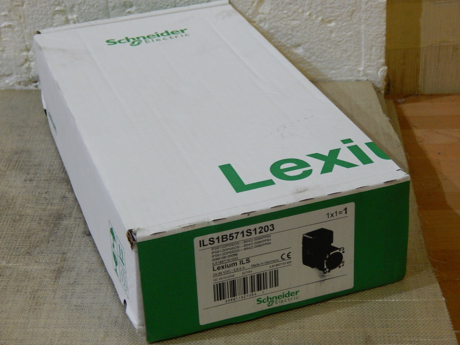  Schneider Electric ILS1B571S1203 Stepper Motor IFS61/2DP0ISDS +Neugart  PLE 60