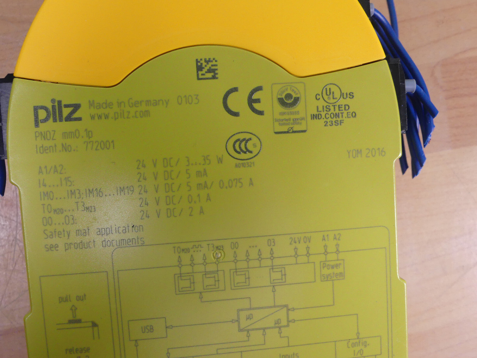 PILZ PNOZ mm0.1p Programmable Safety Relay used s.Bilder
