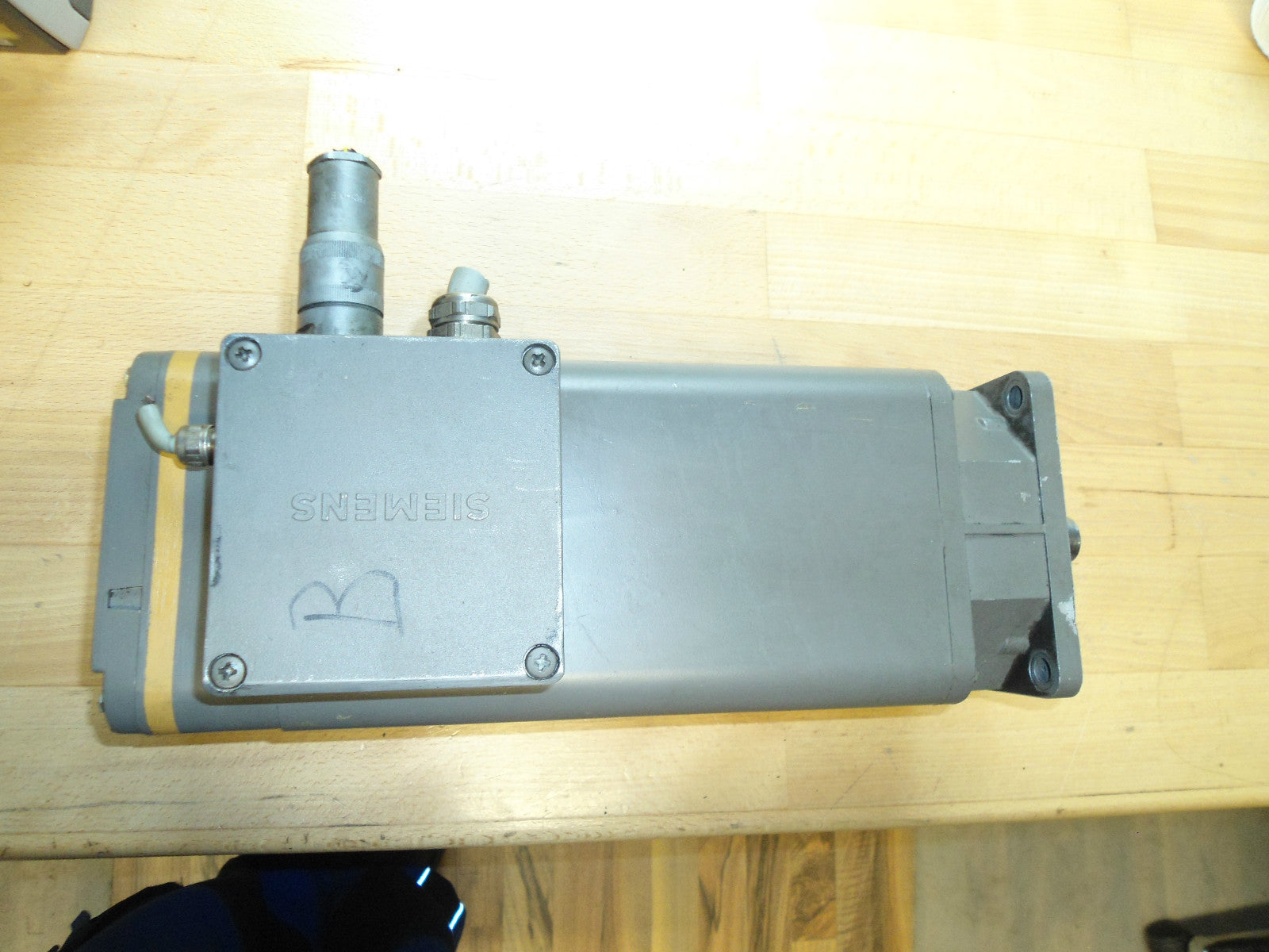 SIEMENS SERVOMOTOR  1FT5076-0AF01-Z ,1FT5076-0AF01-Z