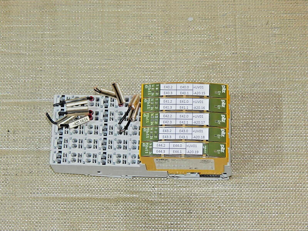 5x PILZ PSSu E S 4DI 312400 24VDC 6mA Used