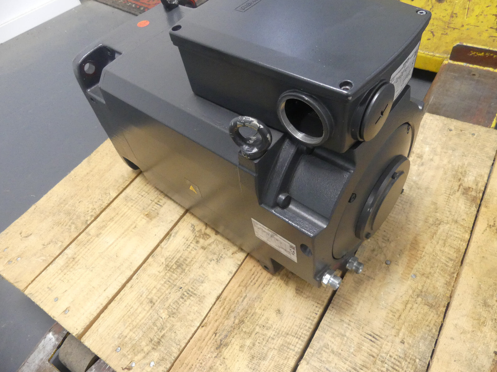 Siemens Simotics 3~ 1PH8138-1CZ22-0LA2-Z