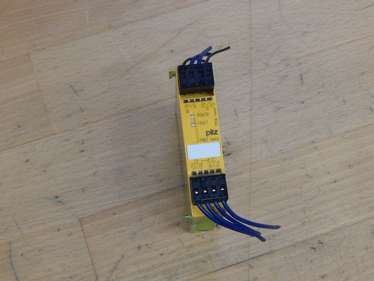 Pilz  pnoz m04p  Used