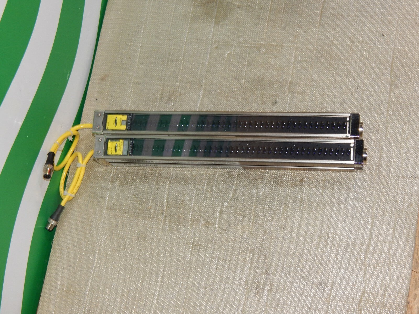 Banner SLSE14-300NP8 + SLSR14-300NP8 s.Bilder