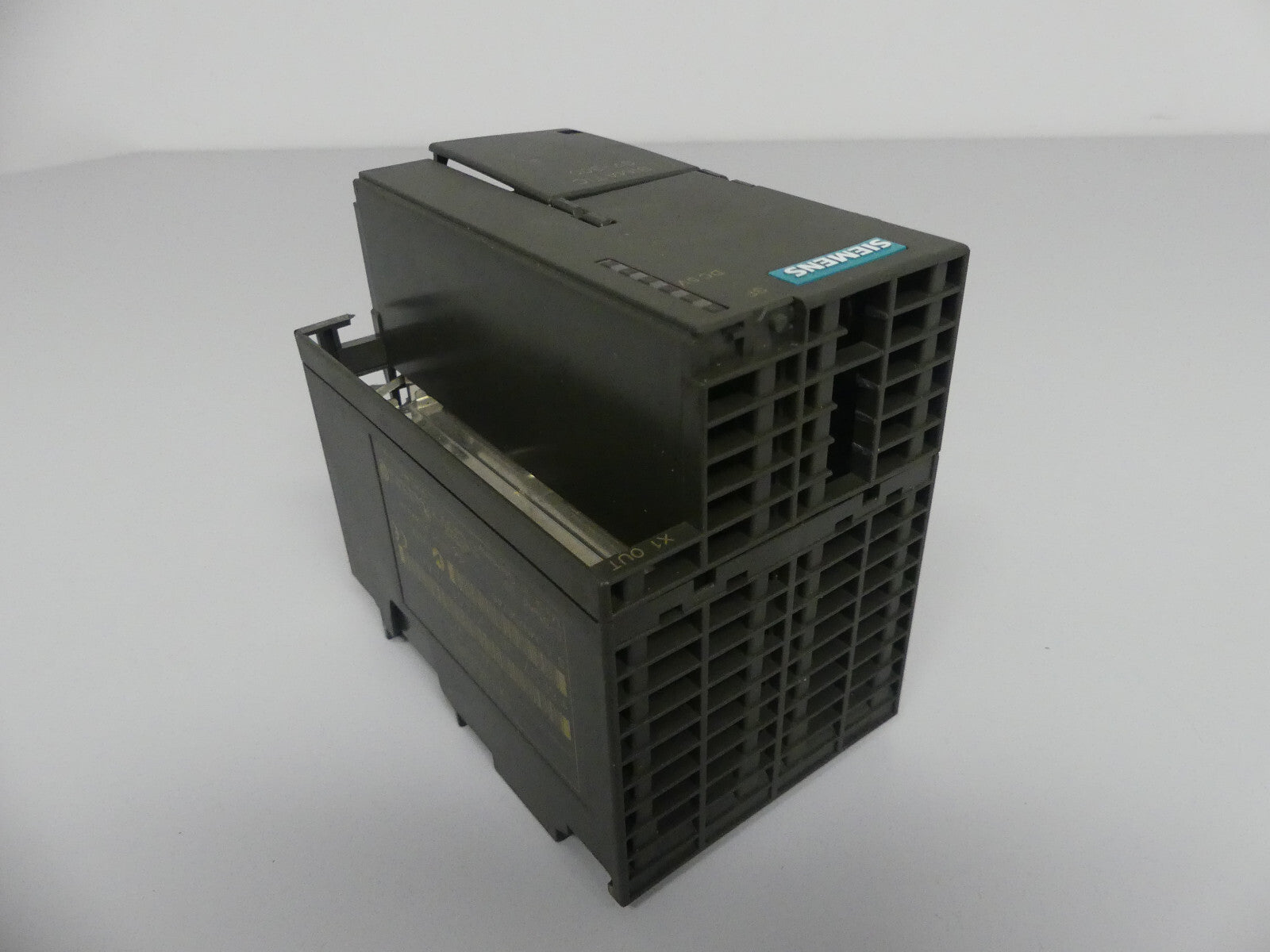 SIEMENS 6ES7 361-3CA01-0AA0 LEICHT BESCHÄDIGT, S.BILDER