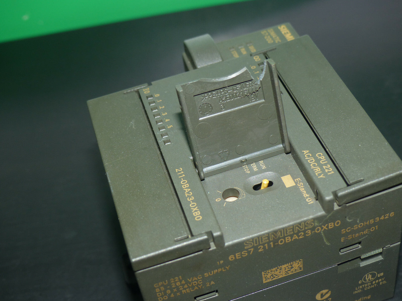 Siemens 6ES7 211-0BA23-0XB0 (Deckel beschädigt) S. Bilder