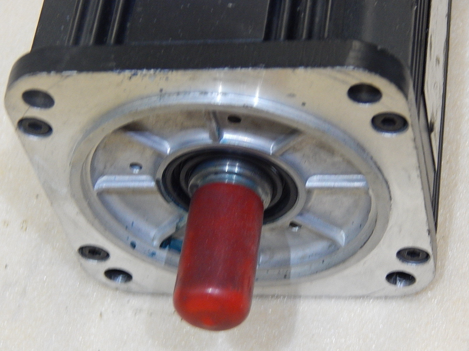 Indramat Permanentmagnet-Drehstromservomotor MAC71B-0-FS-4-C/95-B-1/WI 522LX/S01