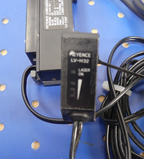 Keyence Messverstärker  Laser Sensor Haupteinheit + Messkopf  LV-21AP + LV-H32