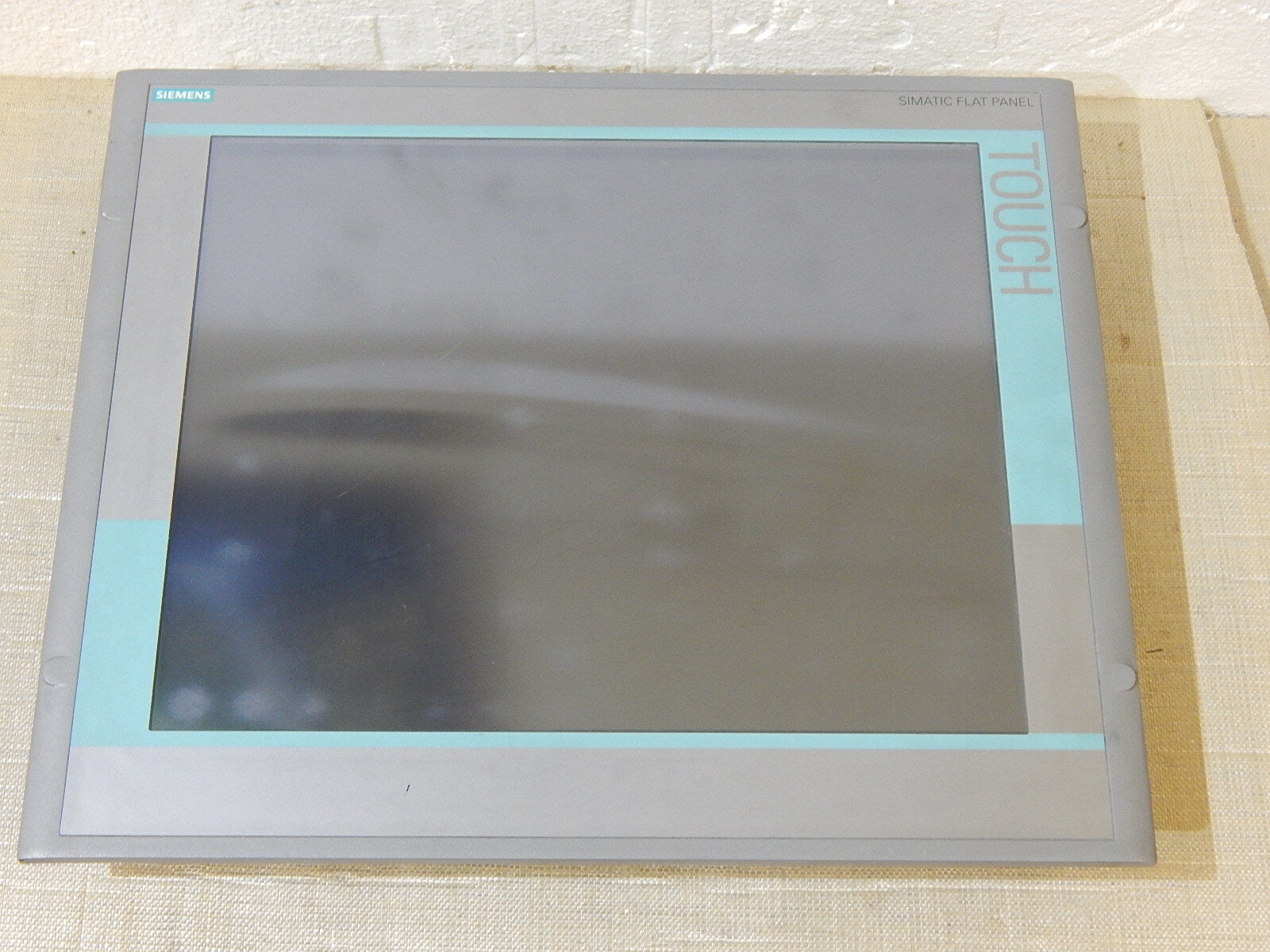  SIEMENS 6AV7861-3TB00-1AA0 // 6AV7 861-3TB00-1AA0 Touch Serie P16 used