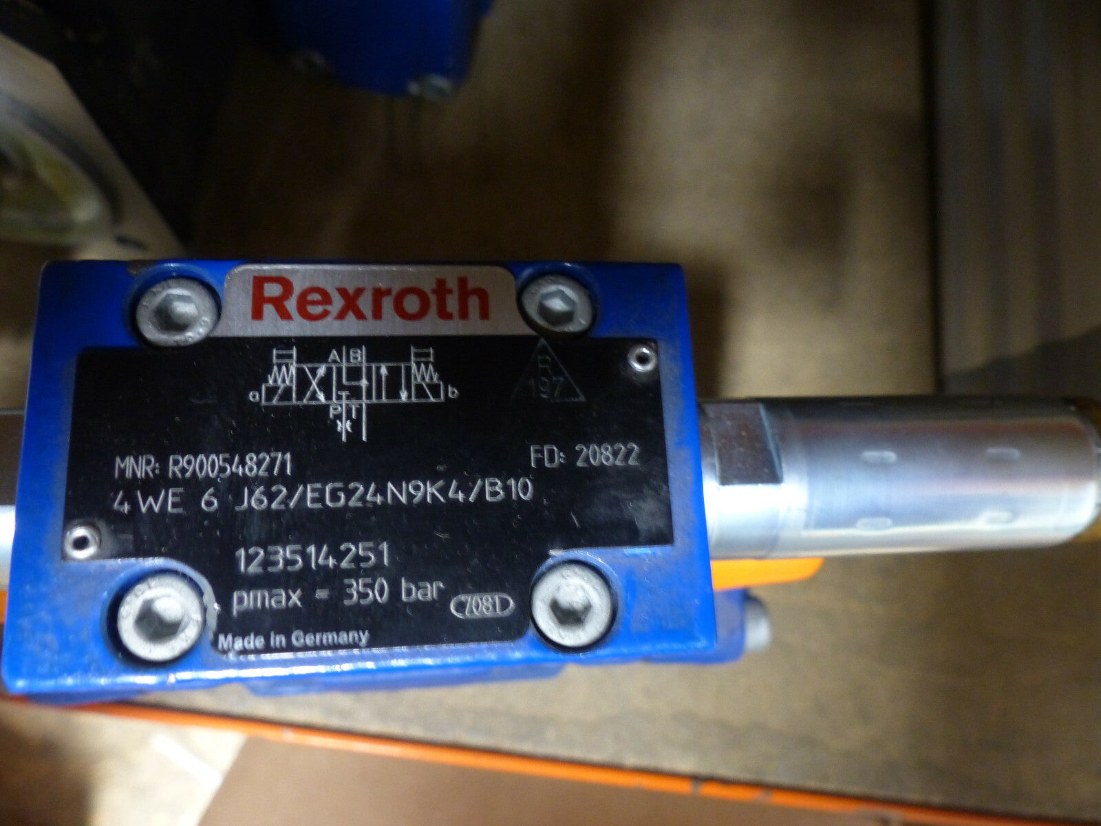 Rexroth Wegeschieberventil 4WEH 10 E47/6EG24N9ETSK4/B10 /4 WE 6 J62/EG24N9K4/B10