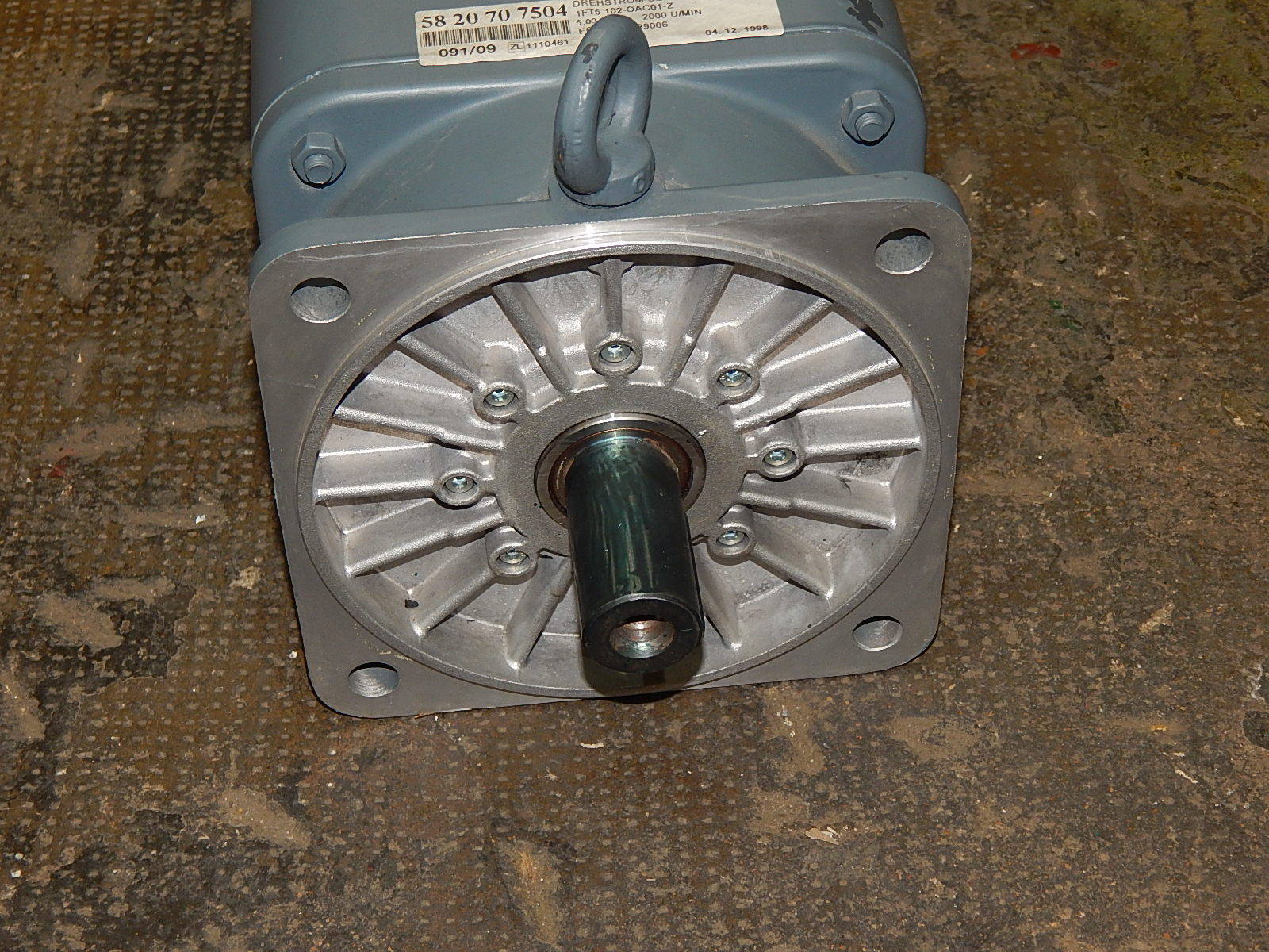 Siemens 3~ Permanent-Magnet-Motor 1FT5102-0AC01-2-Z Used