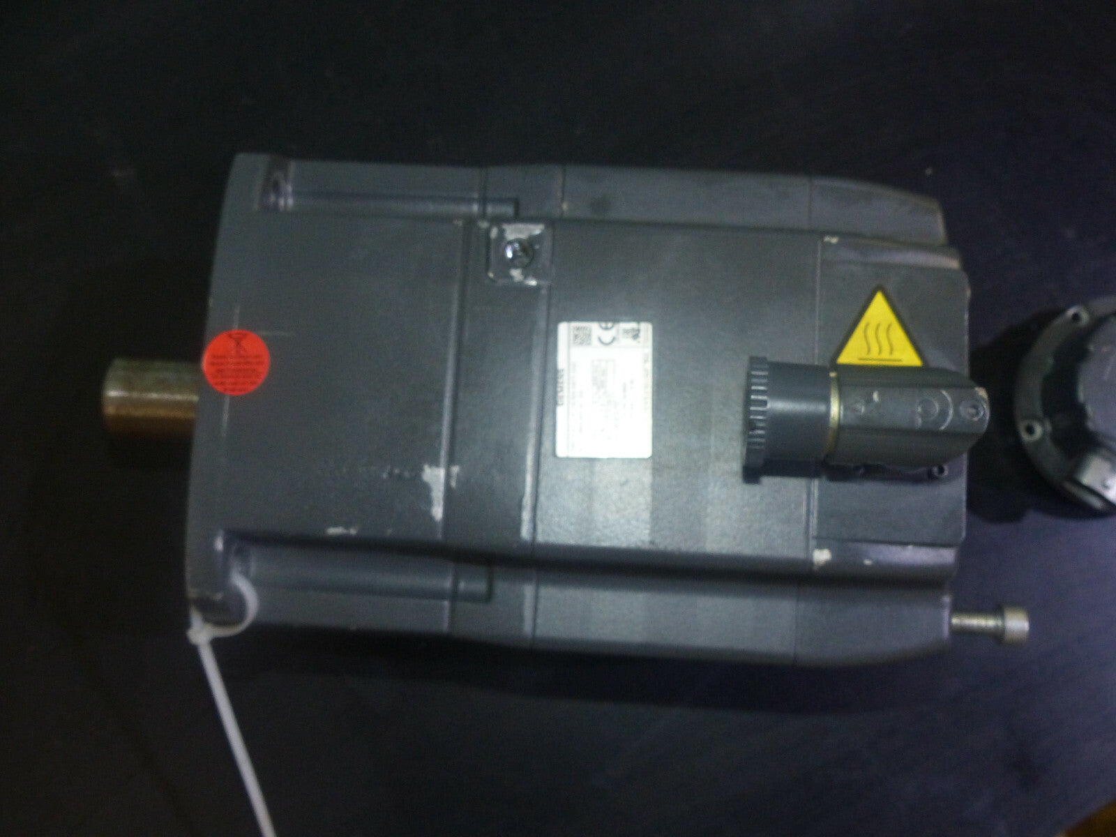  Siemens Servomotor  1FK7083-2AF71-1CH1 used