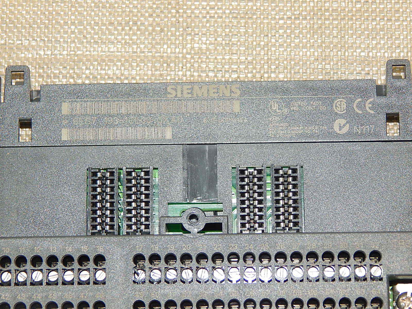 SIEMENS SIMATIC S7 Terminalblock 6ES7193-1CL00-0XA0 6ES7 193-1CL00-0XA0 Used