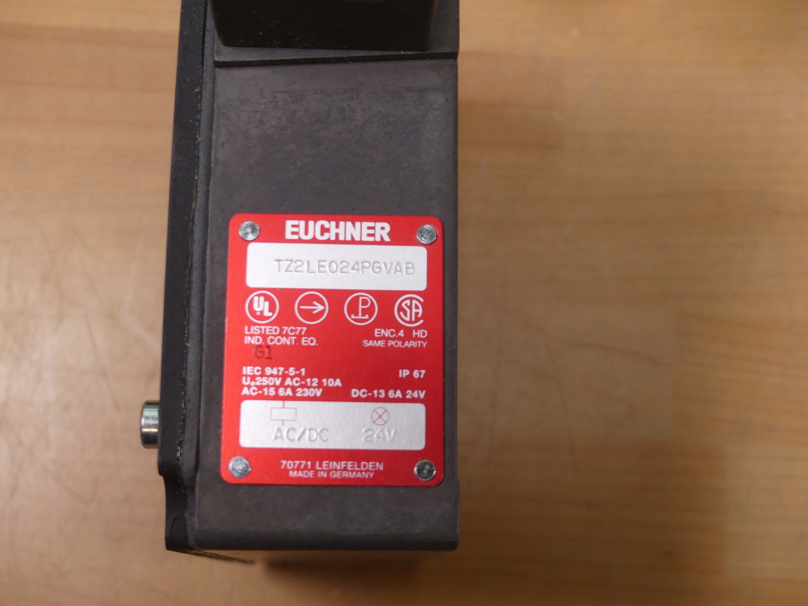 Euchner Sicherheitsschalter TZ2LE024PGVAB safety switch