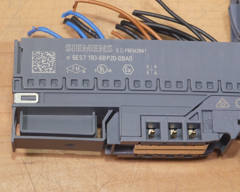 2x Siemens 6ES7 131-6bf00-0ca0  6ES7131-6bf00-0ca0+ 6es7 193-6bp20-0ba0