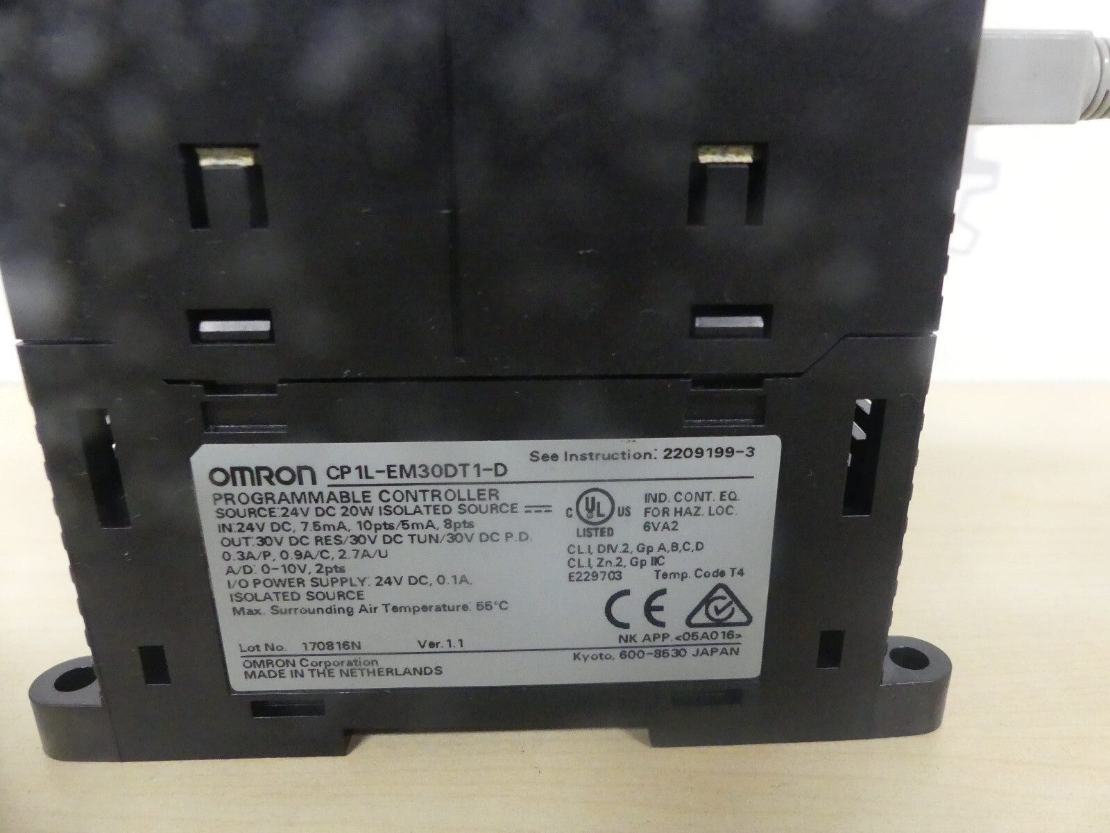 OMRON SYSMAC CP1L-EM30DT1-D