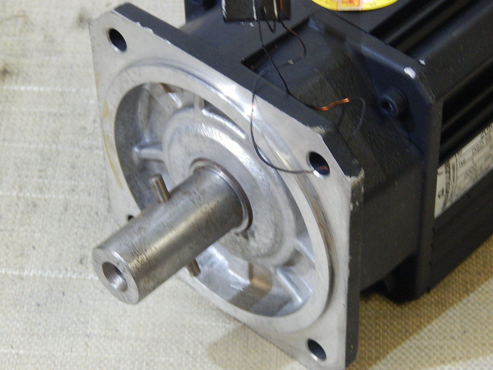 Baumüller Servomotor DSD 56 S64U20-5 // DSD56S64U20-5 Top