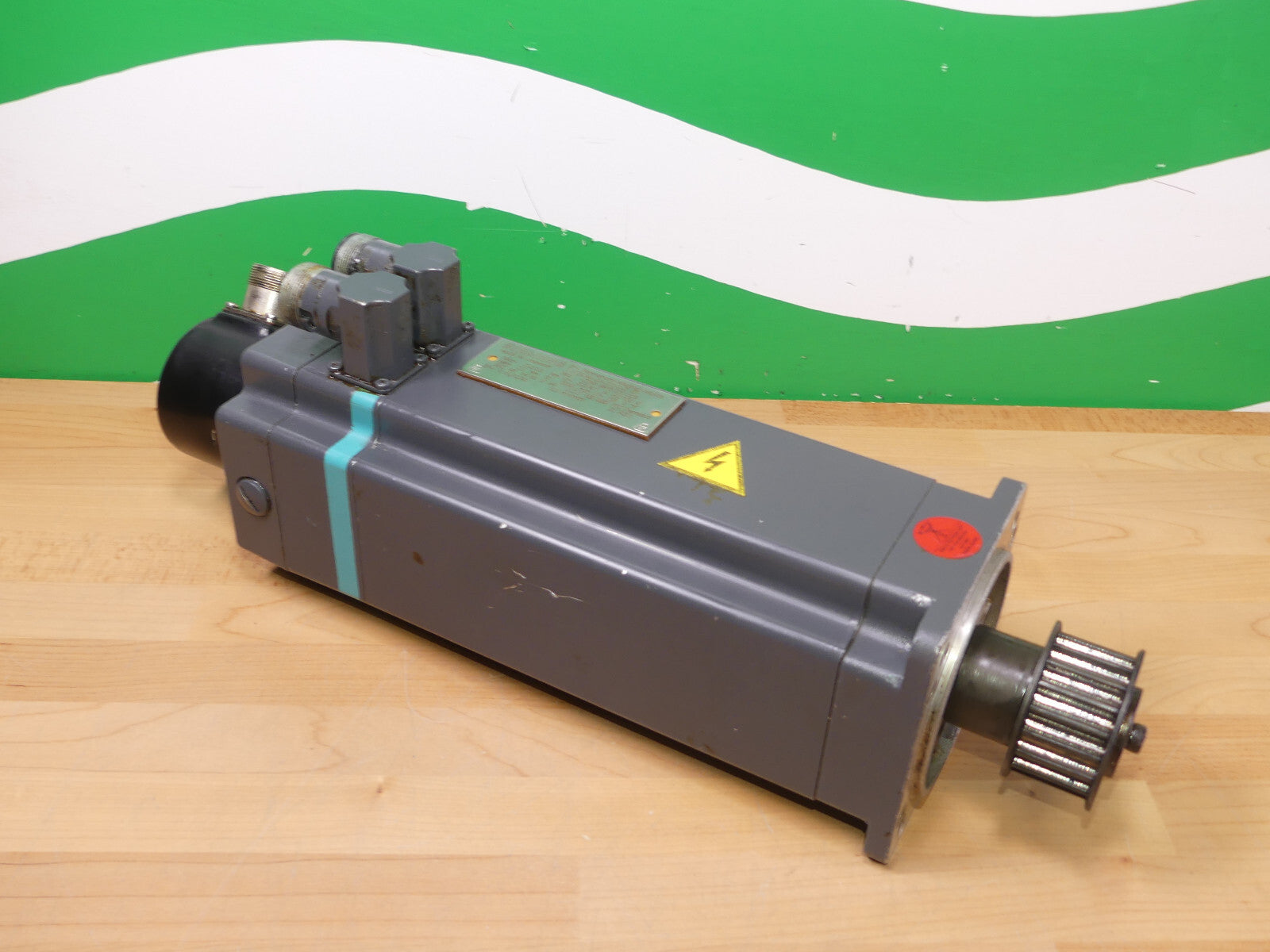 SIEMENS 1FT5046-0AC01-1-Z mit HEIDENAIN ROD 426B.011-1250