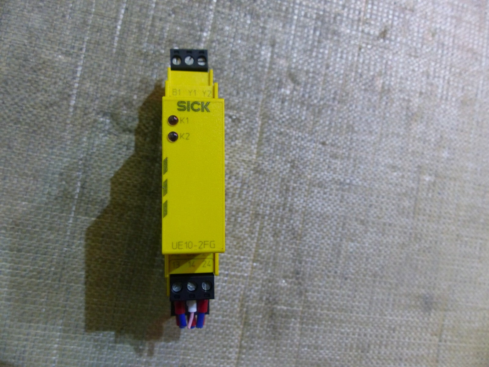 SICK Sicherheits Relais UE10-2FG3D0 -1043916 Sicherheitsschaltgerät