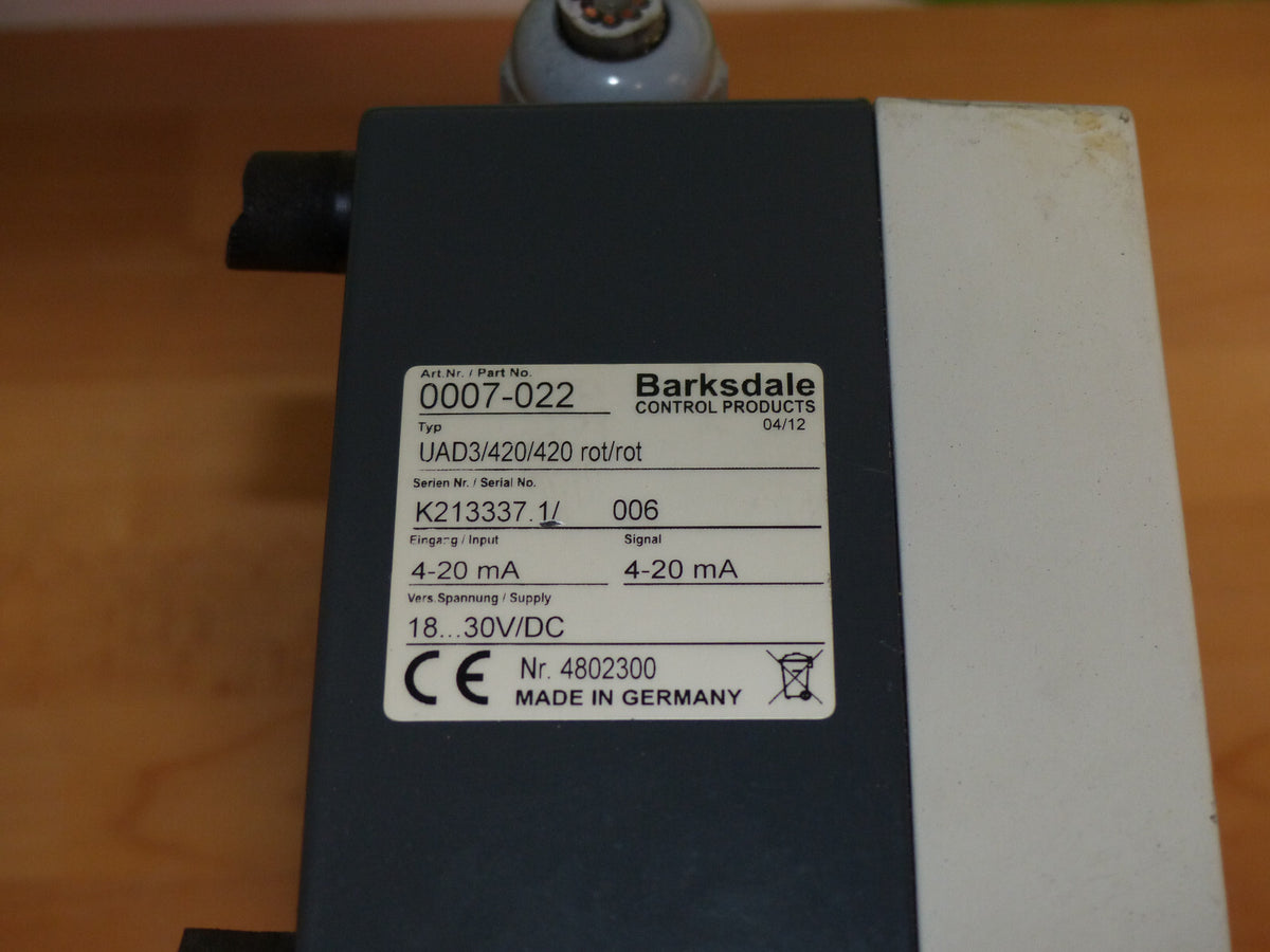 Krauss Maffei  UAD3/420/420/rot/rot Barksdale control products 04/12s .Bilder