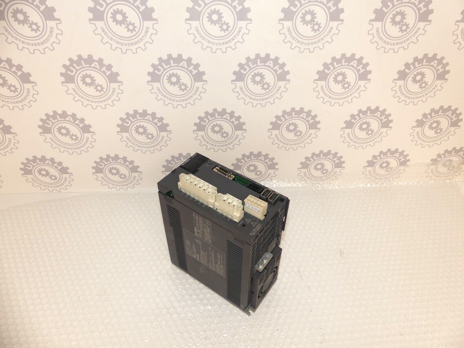 Mitsubishi MR-J3-200B-RJ004U506 Leicht  Beschädgit s.Bilder