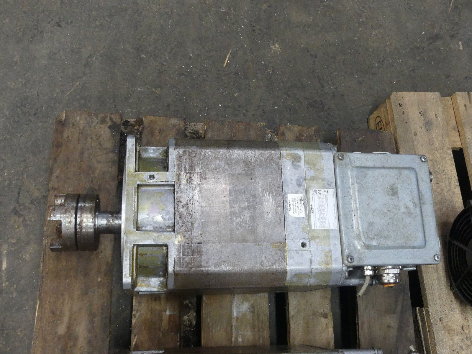 SIEMENS 1PH7133-2NG22-0CJ0 Leicht Beschädgit s.Bilder