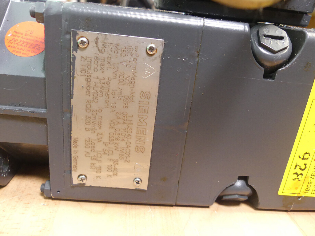 Siemens Permanent Magnet Motor 1HU5040-0AC01-Z    1HU5 040-0AC01-Z