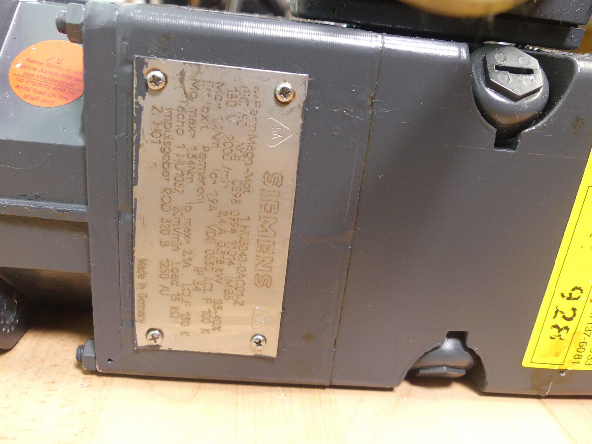 Siemens Permanent Magnet Motor 1HU5040-0AC01-Z    1HU5 040-0AC01-Z